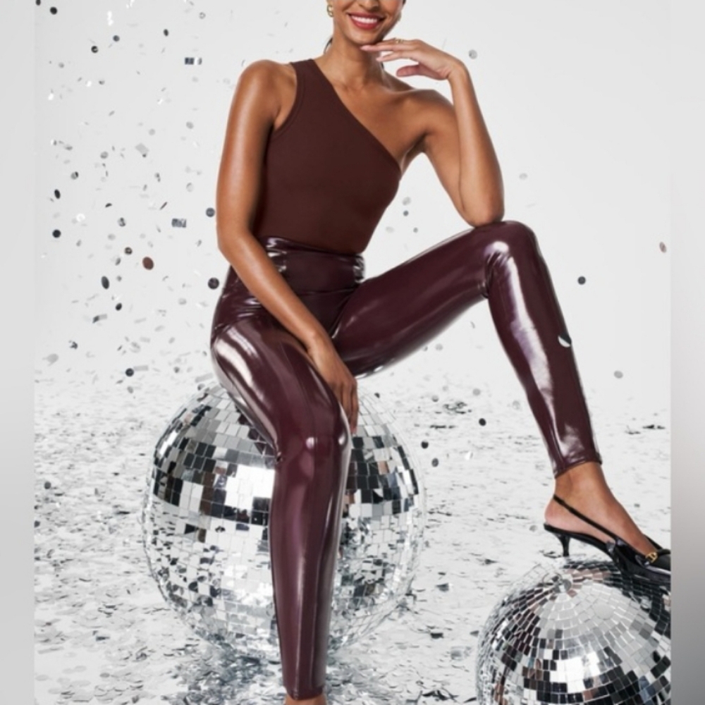 SPANX Faux Patent Leather Leggings in Ruby Size Medium